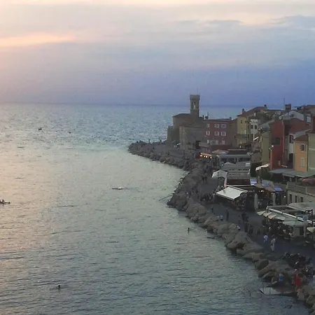 Piran, Charming Facing Sea ! Appartement Piran