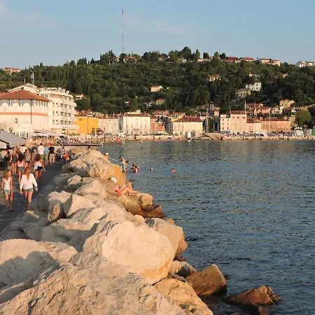 Piran, Charming Facing Sea ! Piran