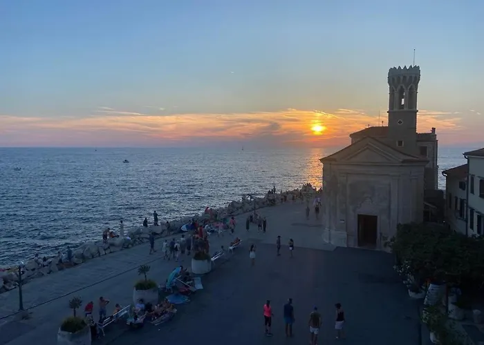 Piran, Charming Facing Sea ! Piran