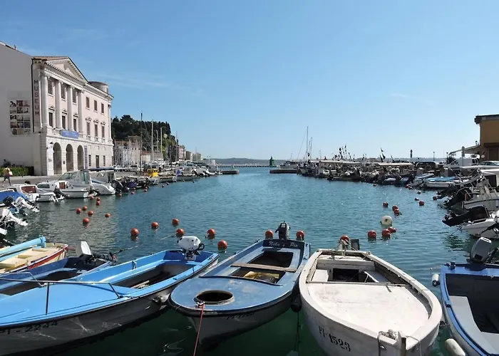Piran, Charming Facing Sea ! Apartamento *