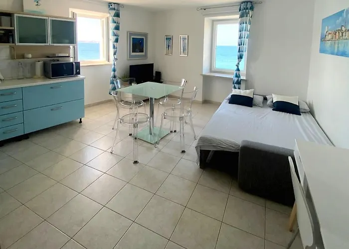 Piran, Charming Facing Sea !